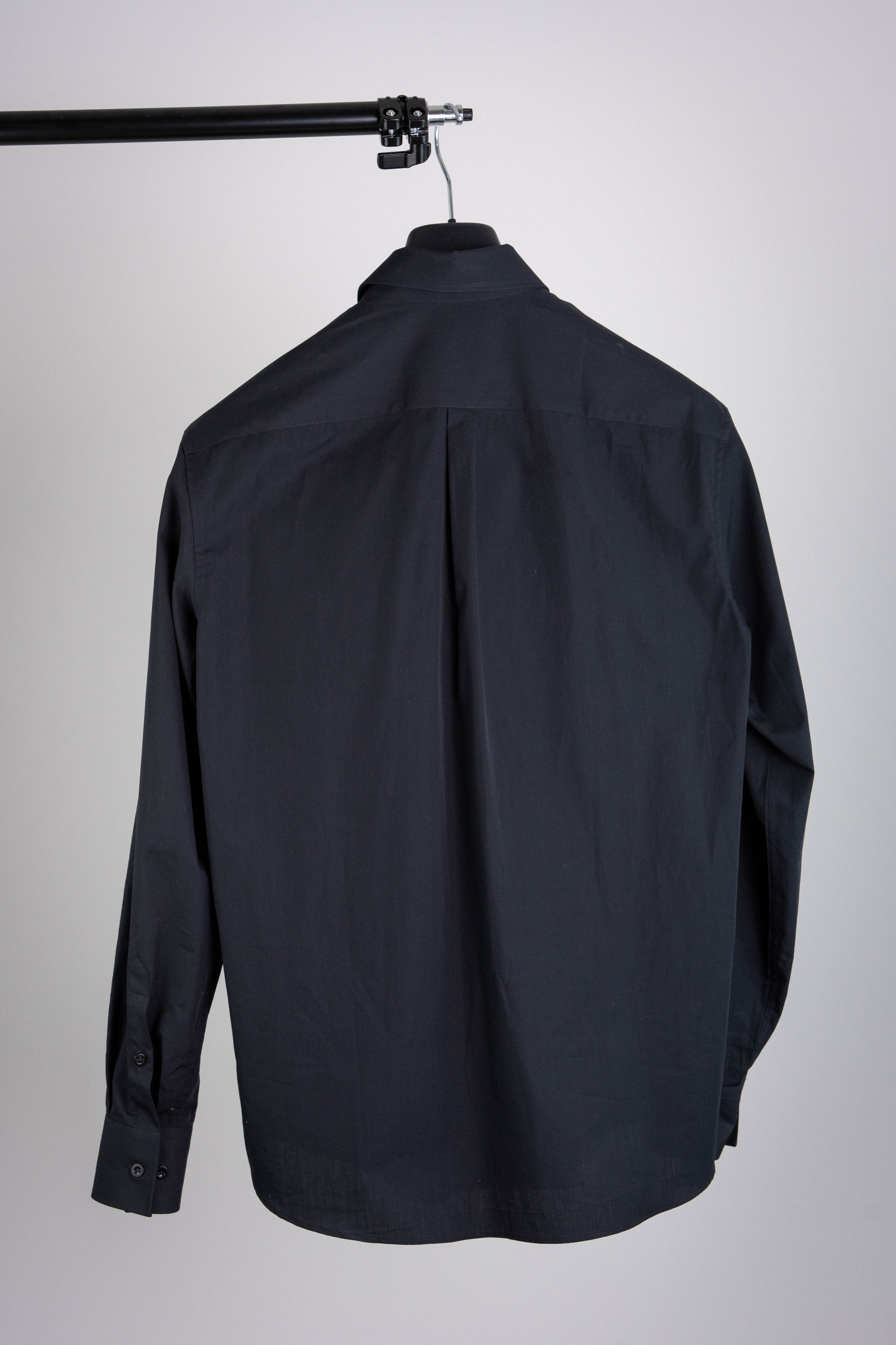 Prototyp: Button Up Schwarz